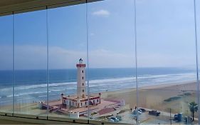 Depto. frente a la playa con hermosa vista al mar y faro La Serena